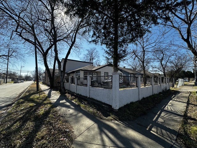 Residential Income in Dallas 2