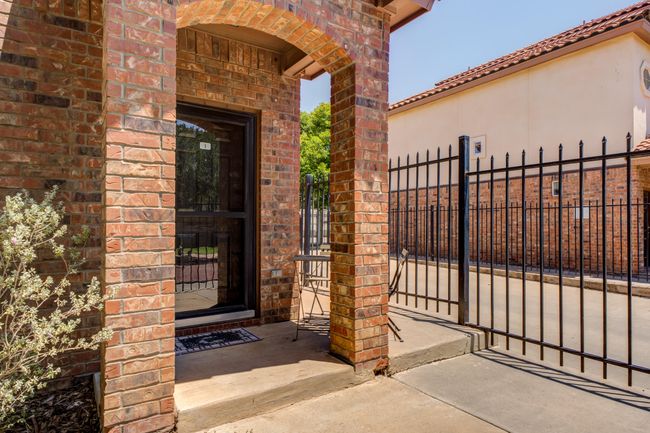 APT-1 - 2108 Main St, Condo with 2 bedrooms, 3 bathrooms and null parking in Lubbock TX | Image 4