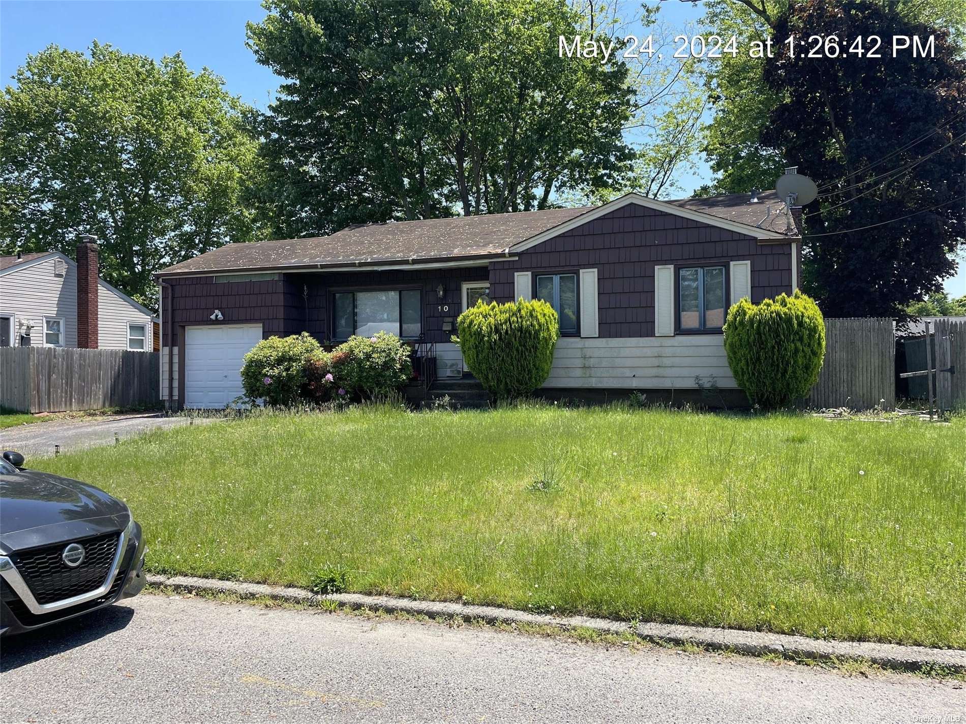 Hale St, Brentwood, NY 11717