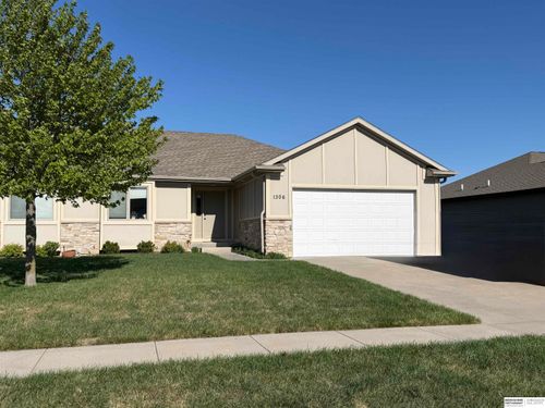 1306 Autumn Rd, Hickman, NE, 68372-1427 | Card Image