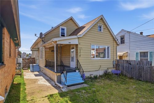 94 Woodell Ave, Buffalo, NY, 14211-2737 | Card Image