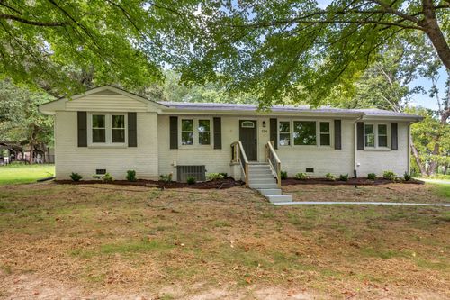 104 S Hummingbird Ln, Dickson, TN, 37055-2224 | Card Image