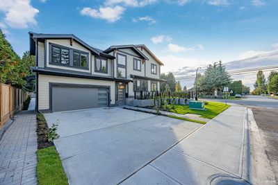 1 - 11384 207 St, Townhouse with 4 bedrooms, 2 bathrooms and 4 parking in Maple Ridge BC | Image 3