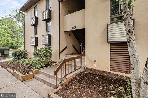 12c-2247 Castle Rock Square, RESTON, VA, 20191 | Card Image