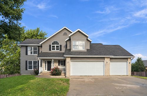 5182 Dove Ct, Bettendorf, IA, 52722-7529 | Card Image