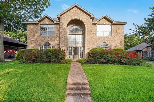 8017 Arlie Ln, North Richland Hills, TX, 76182-8722 | Card Image
