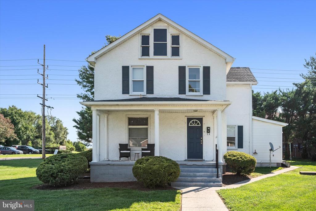 Prospect Ave, Charles Town, WV 25414