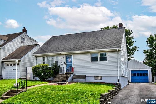 166 Kent St, Hackensack, NJ, 07601-1705 | Card Image