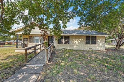 527 S Galloway Avenue, House other with 3 bedrooms, 2 bathrooms and null parking in Mesquite TX | Image 1