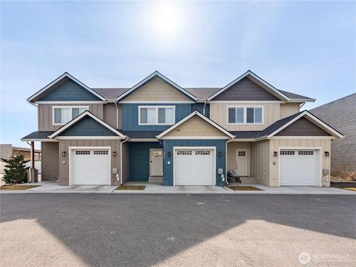 a-301 River Park Ave, Wenatchee, WA, 98801-1996 | Card Image