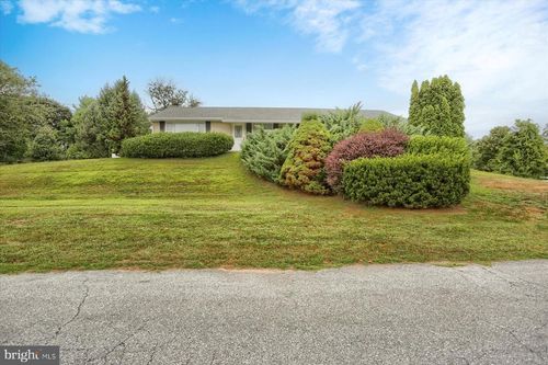 491 Pine Ridge Cir, LEWISBERRY, PA, 17339-9511 | Card Image