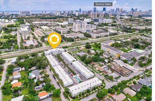 105-2651 Ne 212th Ter, Miami, FL, 33180-1145 | Card Image
