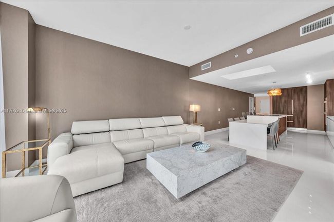 UNIT-3711 - 851 Ne 1 St Ave, Condo with 3 bedrooms, 4 bathrooms and null parking in Miami FL | Image 5