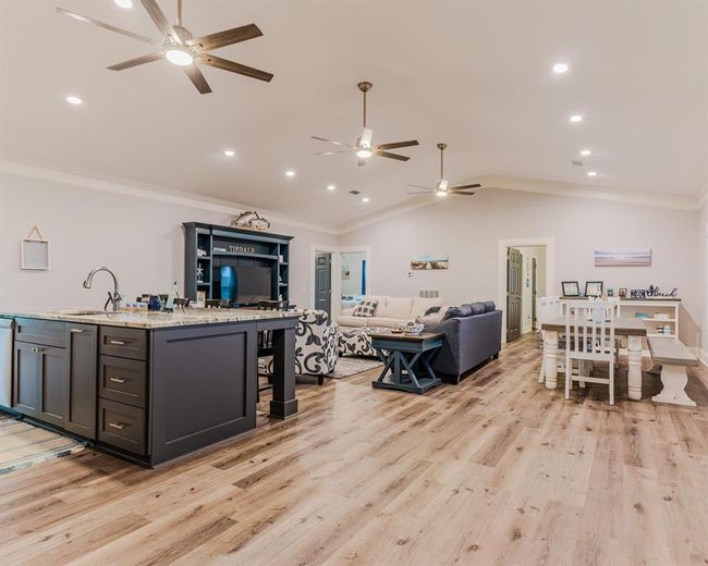 837 Wightman St, House other with 3 bedrooms, 3 bathrooms and 2 parking in Matagorda TX | Image 9