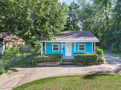 9421 67th Ter, Raytown, MO, 64133-5805 | Card Image
