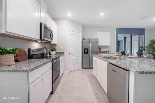 2705 Keene Ln, House other with 4 bedrooms, 2 bathrooms and null parking in DELTONA FL | Image 4