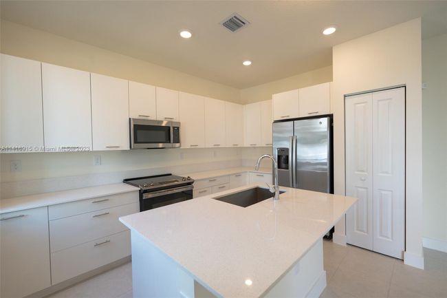 0 - 4263 Nw 83rd Ave, Townhouse with 3 bedrooms, 2 bathrooms and null parking in Doral FL | Image 7