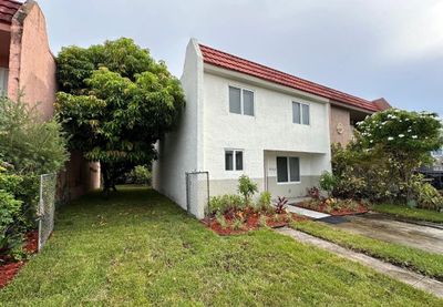 79 - 972 W 79th Pl, Townhouse with 3 bedrooms, 2 bathrooms and null parking in Hialeah FL | Image 3