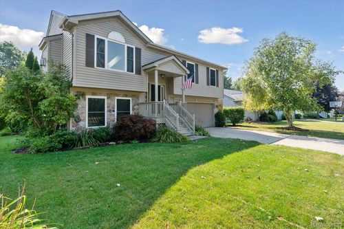 480 Andover Woods Dr, Fenton, MI, 48430-4126 | Card Image