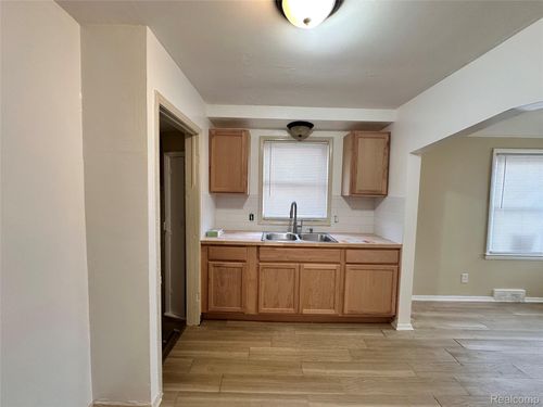 11733 Minden St, Detroit, MI, 48205-3764 | Card Image