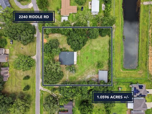 2240 Riddle Rd, Cantonment, FL, 32533-7557 | Card Image