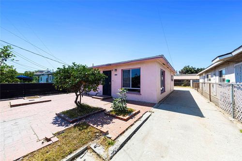1043 Blinn Ave, Wilmington, CA, 90744-3801 | Card Image
