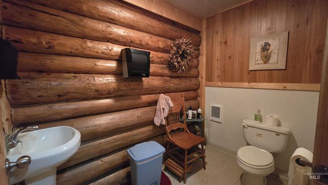 2742 Dixie Rd, Home with 9 bedrooms, 4 bathrooms and null parking in Dixie ID | Image 27