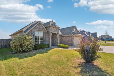 13671 S Quincy Street, House other with 4 bedrooms, 2 bathrooms and null parking in Glenpool OK | Image 2