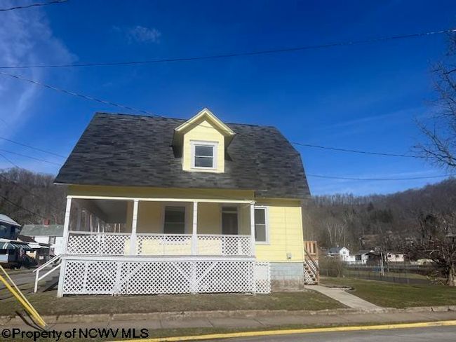 213 Park Dr, House other with 4 bedrooms, 1 bathrooms and null parking in Mannington WV | Image 7