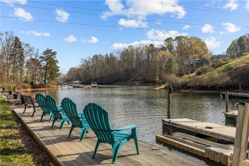 307 Stillwater Rd, Troutman, NC, 28166-8695 | Card Image