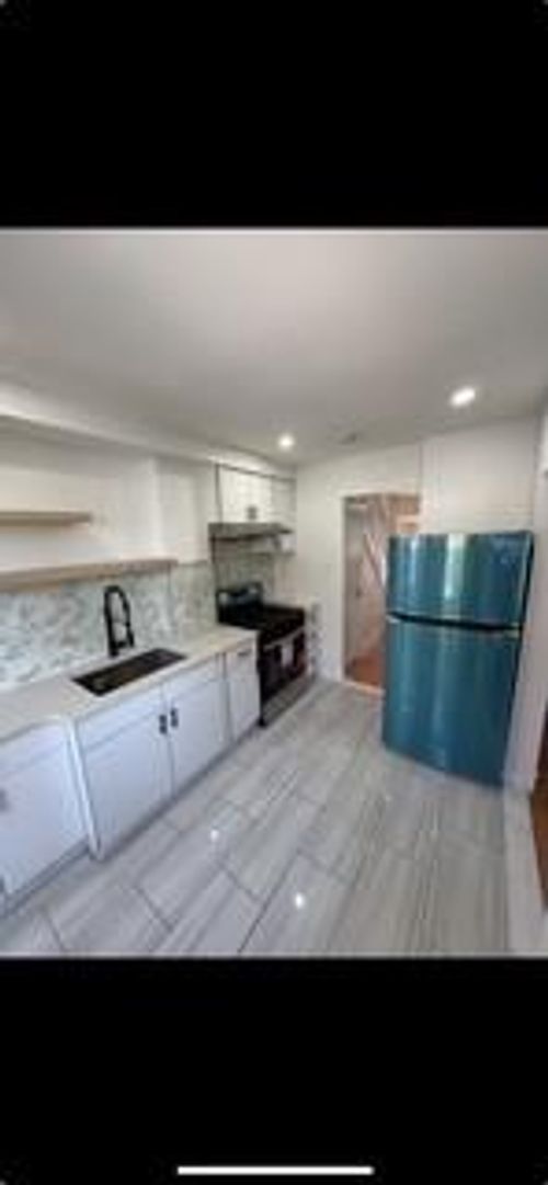 61 Saunders St, Rego Park, NY, 11374-1026 | Card Image