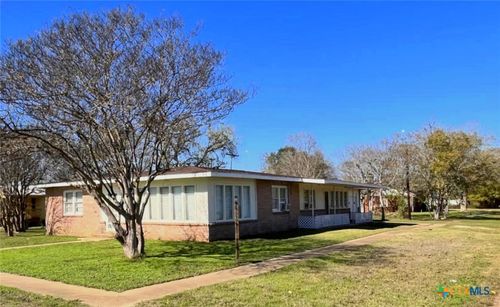 500 N Texas Ave, Nixon, TX, 78140-2605 | Card Image