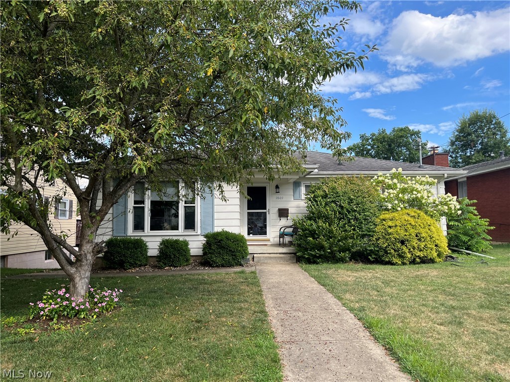 Cleveland Ave, Parkersburg, WV 26104