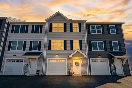 4 Swallowtail St, White Hall, WV, 26554-8718 | Card Image