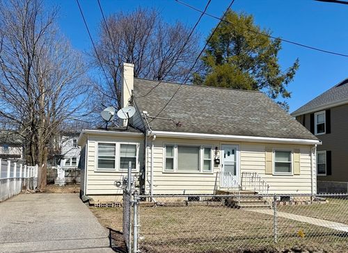 27 Hartwell Street, Waltham, MA, 02453 | Card Image