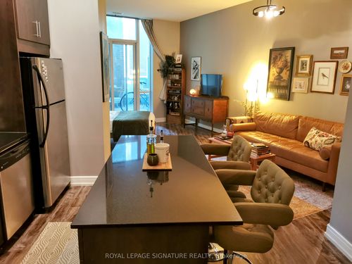 s202-112 George St, Toronto, ON, M5A2M5 | Card Image