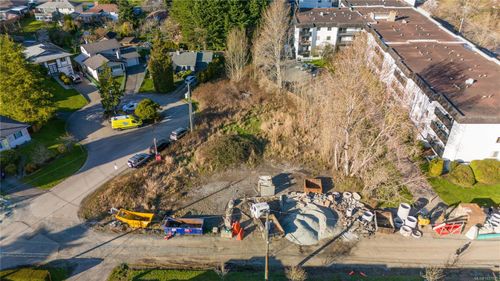 1544 Christmas Ave, Saanich, BC, V8P2X2 | Card Image
