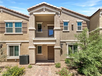 664 Anemone Lane, Townhouse with 3 bedrooms, 2 bathrooms and null parking in Henderson NV | Image 1