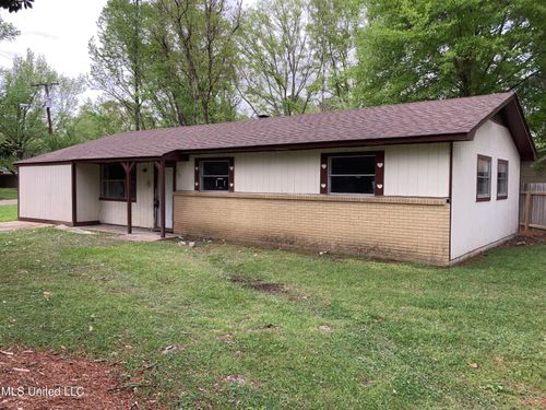 950 Woodville Dr, Jackson, MS, 39212-3952 | Card Image