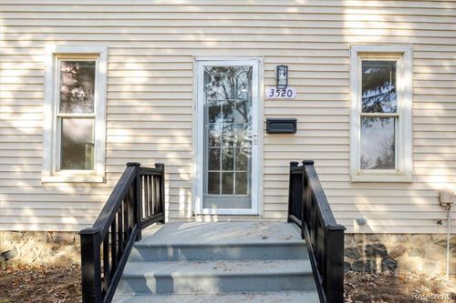 3520 W Drahner Rd, Oxford, MI, 48371-5712 | Card Image