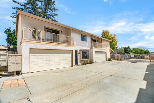 1425 E 23rd St, Signal Hill, CA, 90755-3561 | Card Image