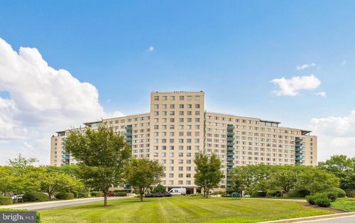 328-10401 Grosvenor Pl, ROCKVILLE, MD, 20852-4630 | Card Image