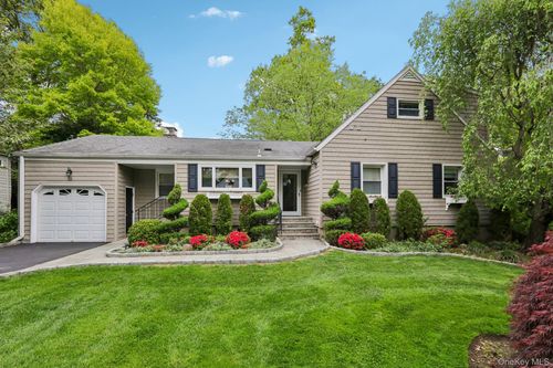 22 Stony Run, New Rochelle, NY, 10804-3416 | Card Image