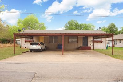 704 Cantrell Ave, Home with 0 bedrooms, 0 bathrooms and null parking in Jourdanton TX | Image 2