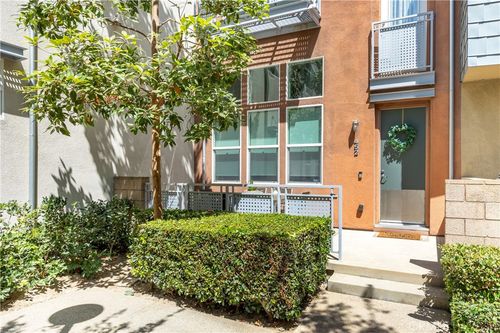 452 E Jeanette Ln, Santa Ana, CA, 92705 | Card Image