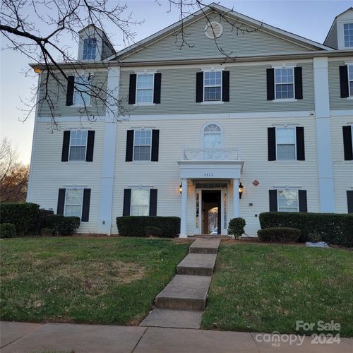 1174 Plaza Walk Dr, Charlotte, NC, 28215-1814 | Card Image