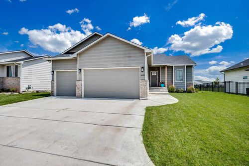 5428 N Saint Paul Ct, Wichita, KS, 67204-5476 | Card Image
