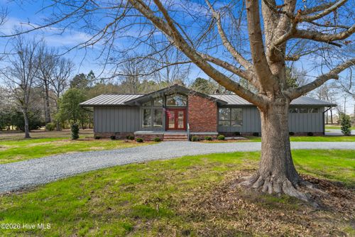 1000 Pine St, Lake Waccamaw, NC, 28450-2416 | Card Image