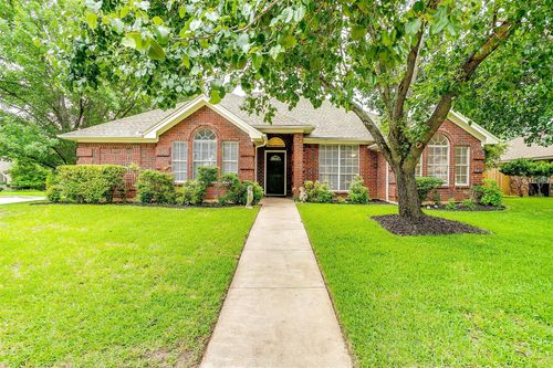 401 Inland Cir, Azle, TX, 76020-4908 | Card Image