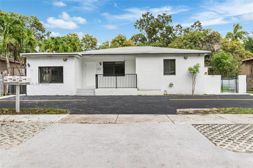 821 Nw 36th Ave, Miami, FL, 33125-3816 | Card Image